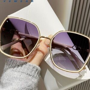 Elegant Gold Frame Women's Sunglasses